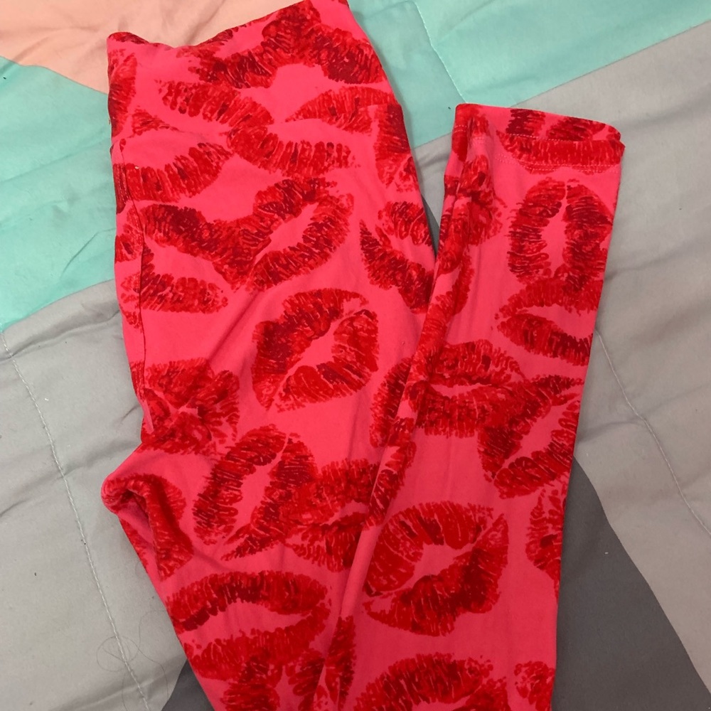 LuLaRoe Women’s Lips OS Leggings